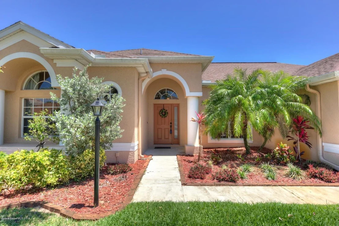 Photo of 3256 Peninsula Circle