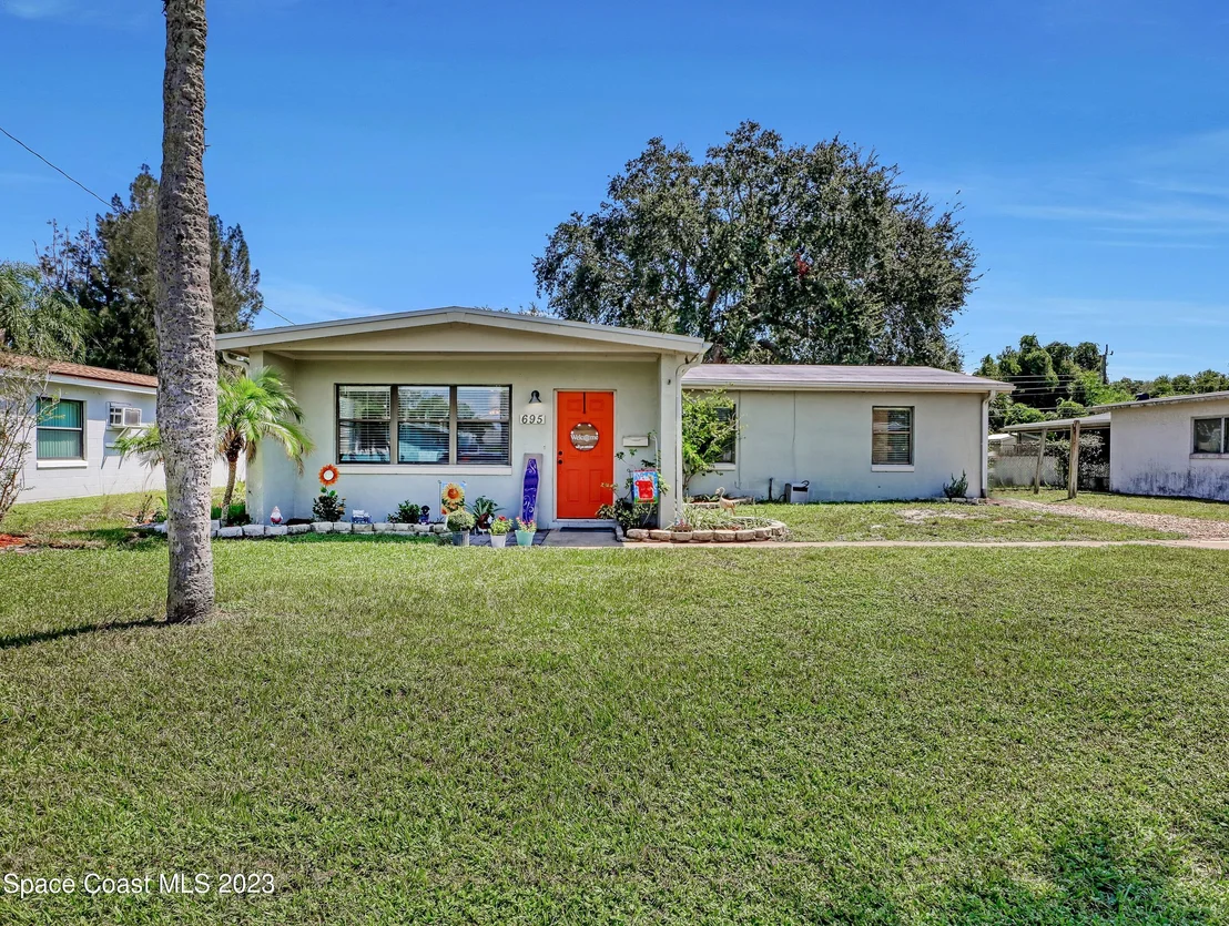 Photo of 695 Teak Drive