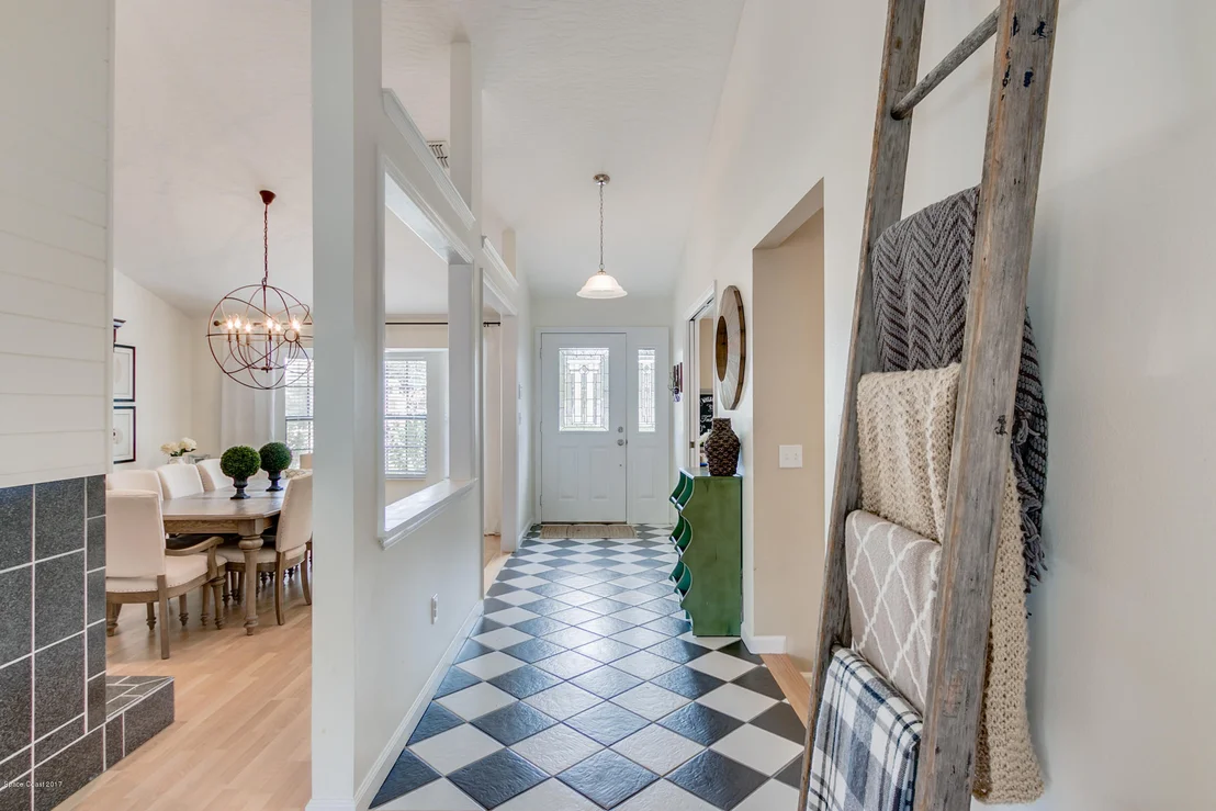 Photo of 902 Whisperpine Drive