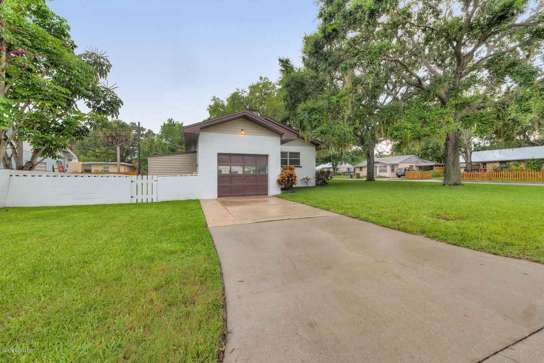 Photo of 720 Seminole Drive