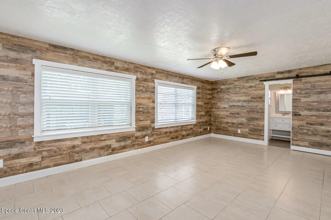 Photo of 581 Clarke Avenue