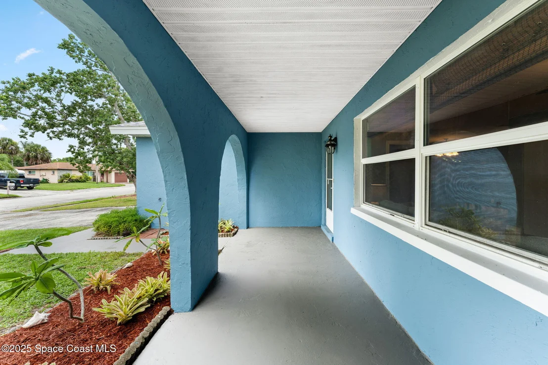 Photo of 2807 Golfview Drive