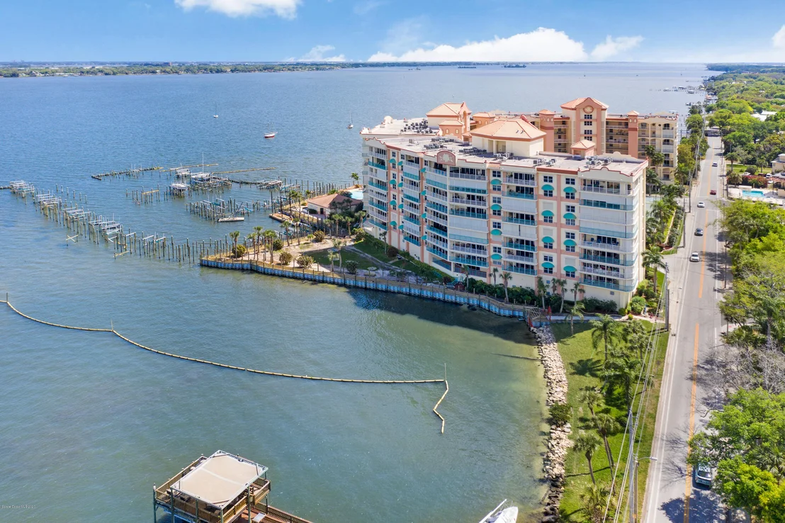Photo of Unit 304 at 102 Riverside Drive
