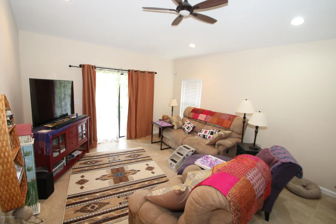 Photo of 1216 Dillard Drive SE