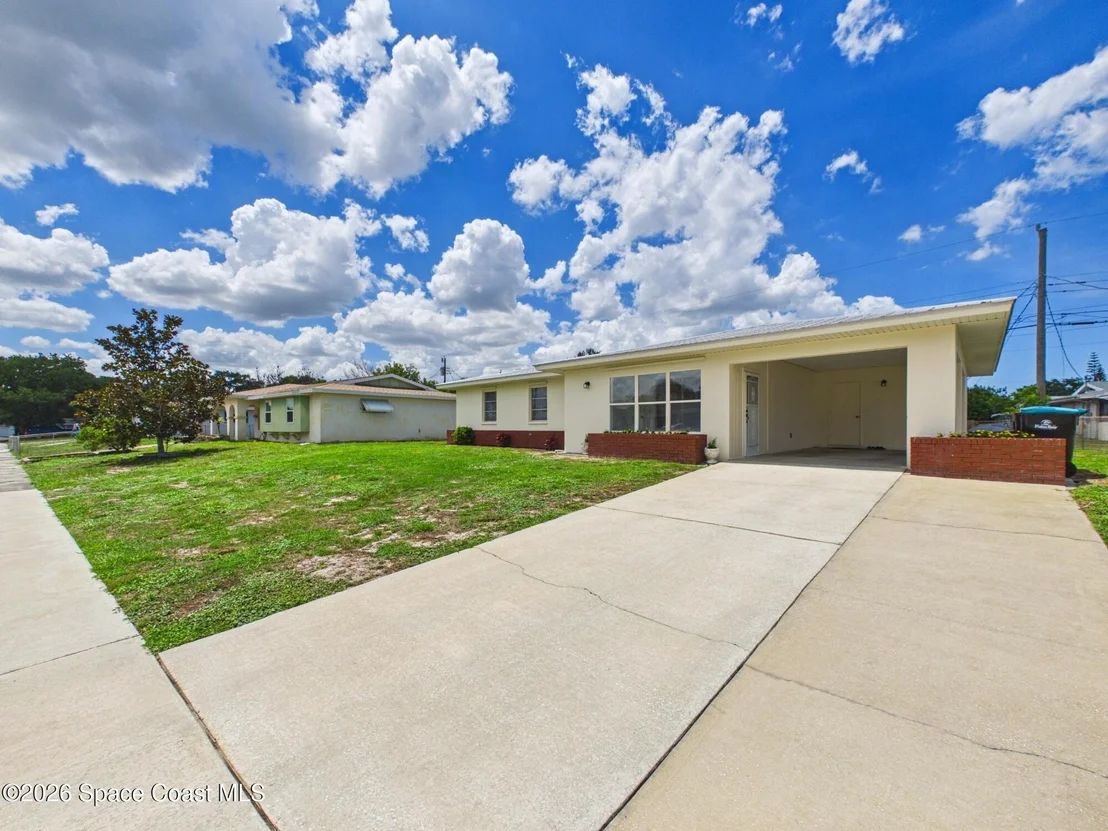 Photo of 2939 Chipper Drive NE