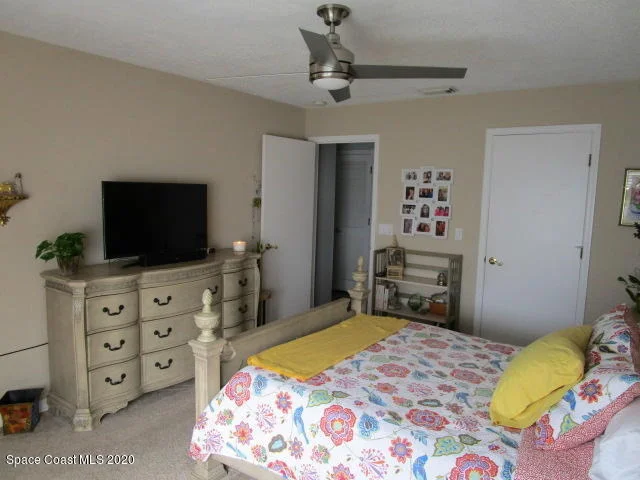 Photo of 810 Wateroak Drive NE