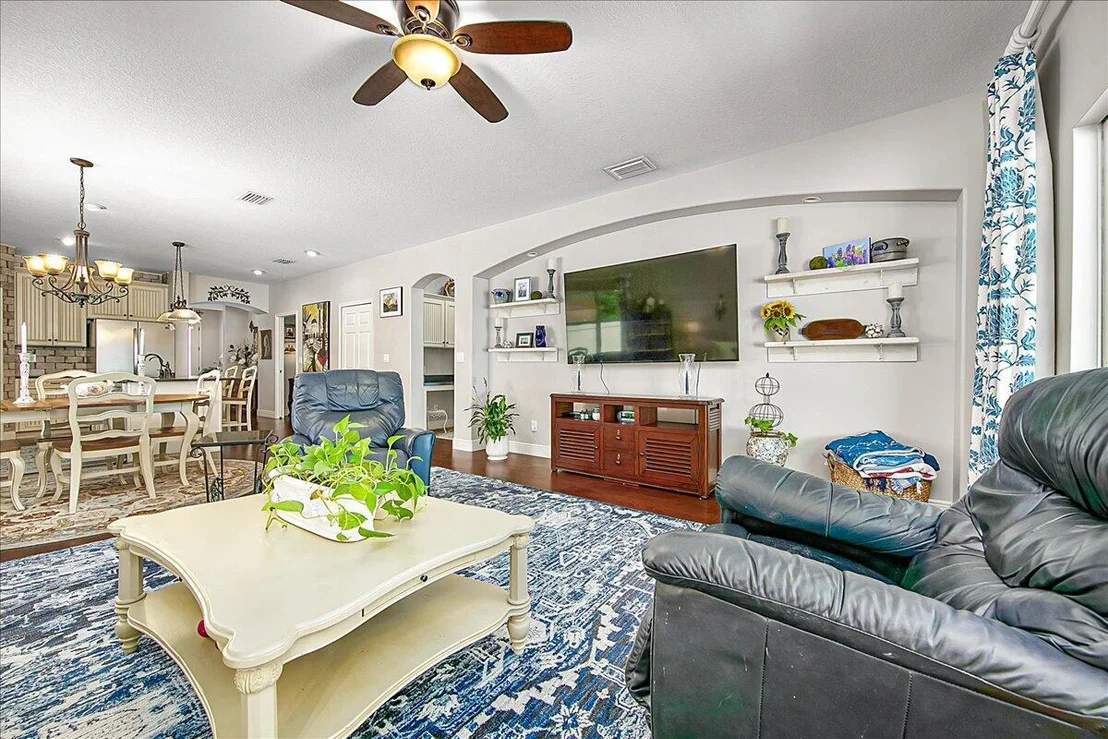 Photo of 2050 Bridgeport Circle