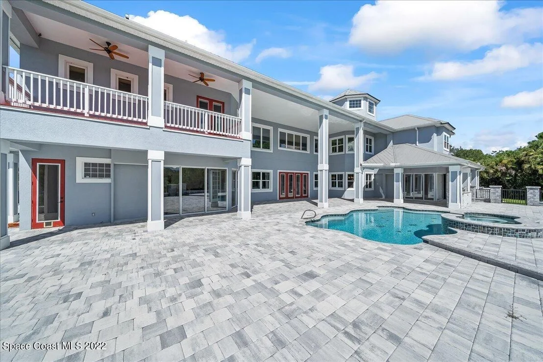 Photo of 5660 Willoughby Drive