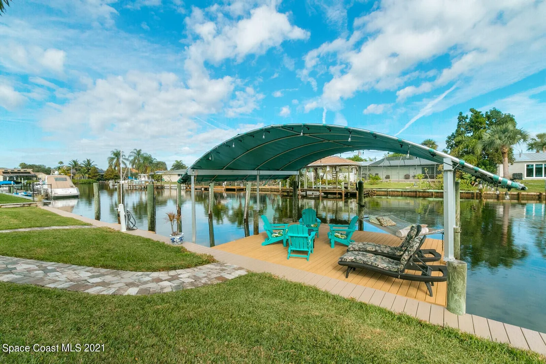 Photo of 481 Cardinal Drive