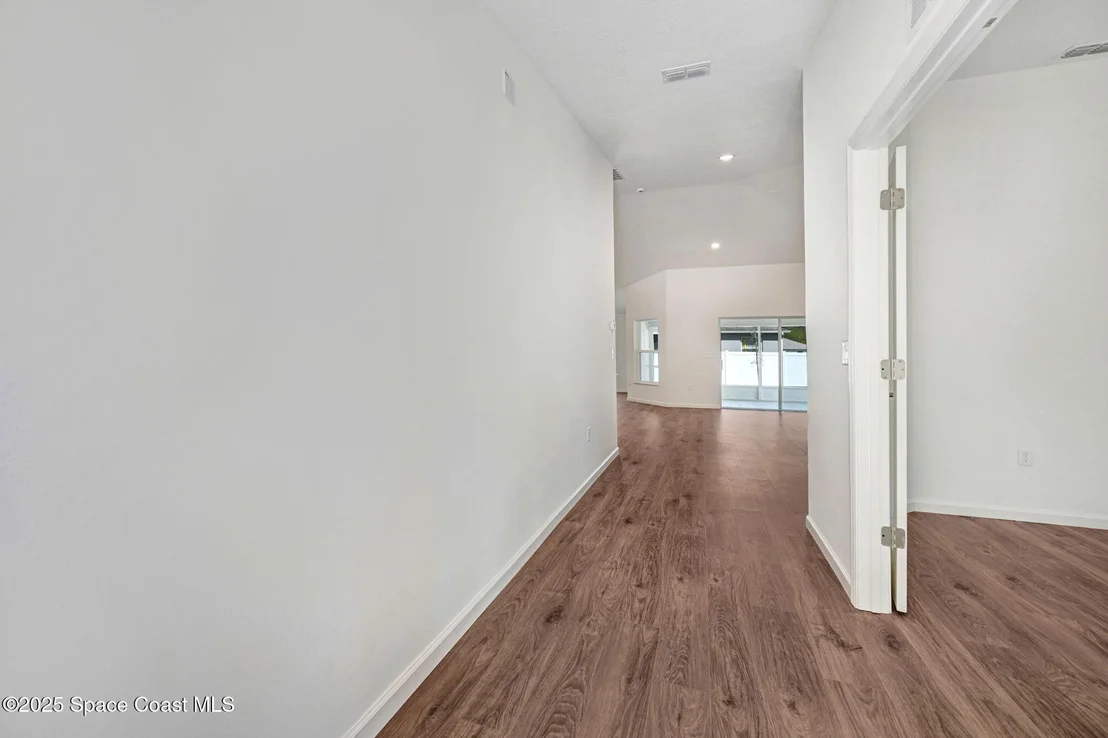 Photo of 1089 Savery Road