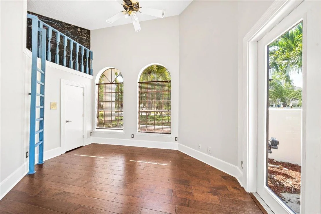 Photo of 680 Falcon Drive