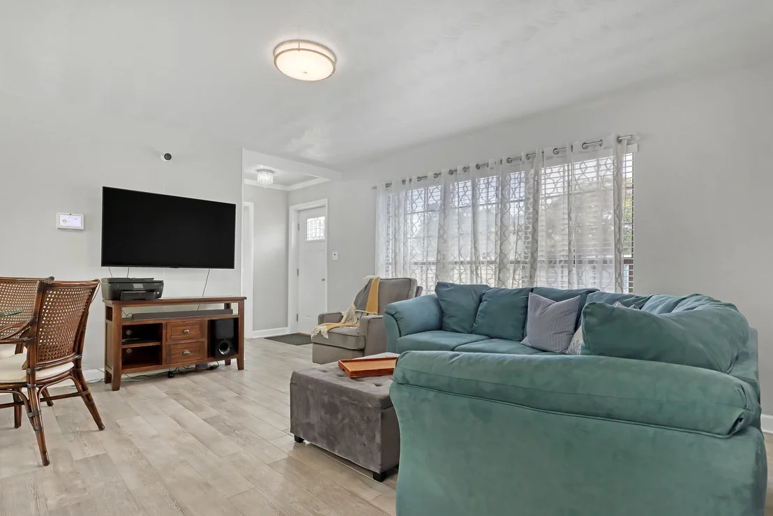 Photo of 1048 Azalea Lane