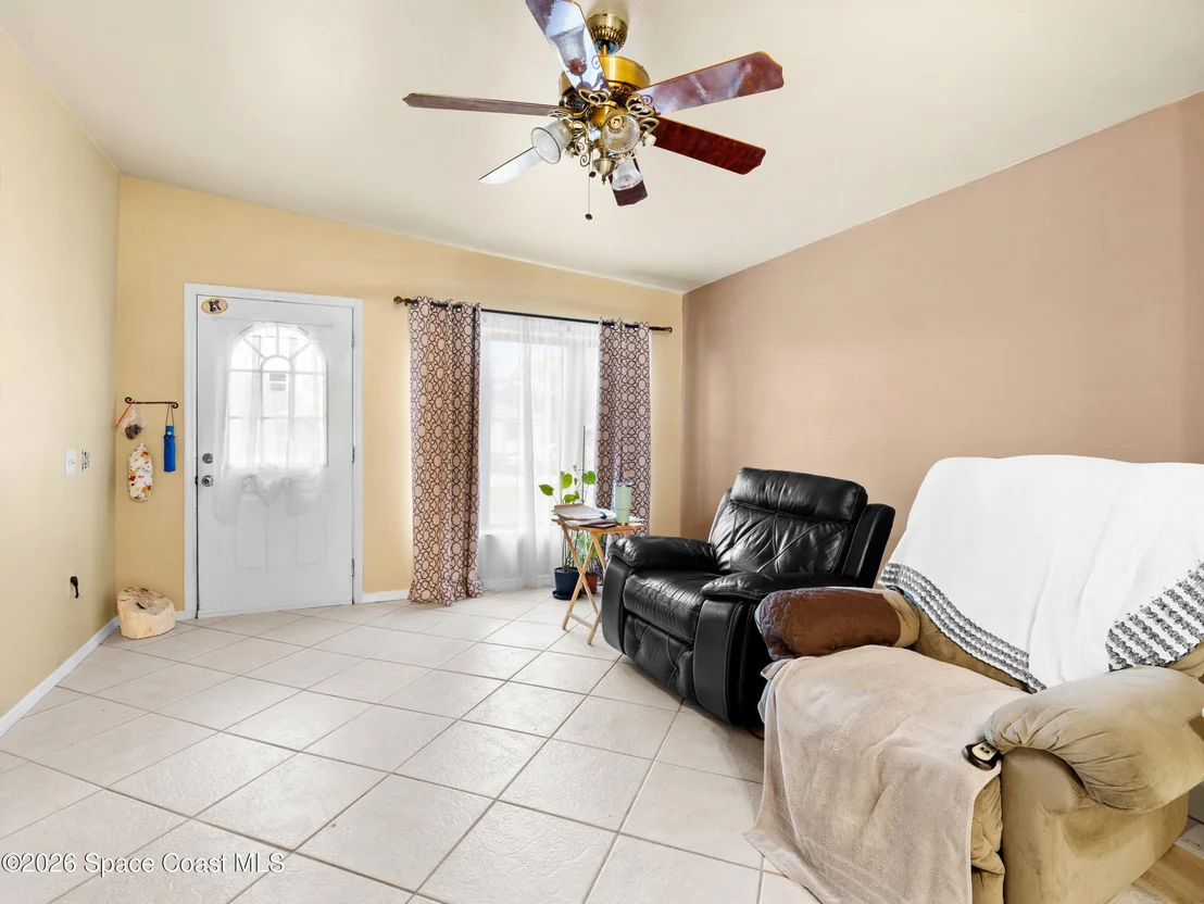 Photo of 1209 Vanderbilt Lane