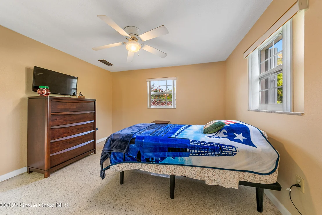 Photo of 409 Lynn Avenue