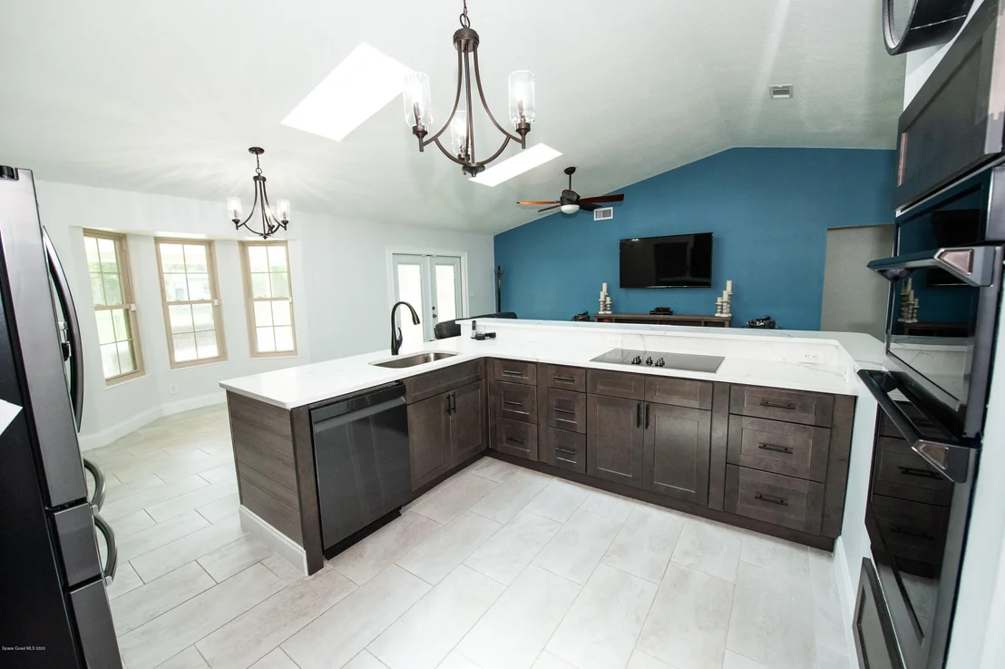 Photo of 4105 Alan Shepard Avenue