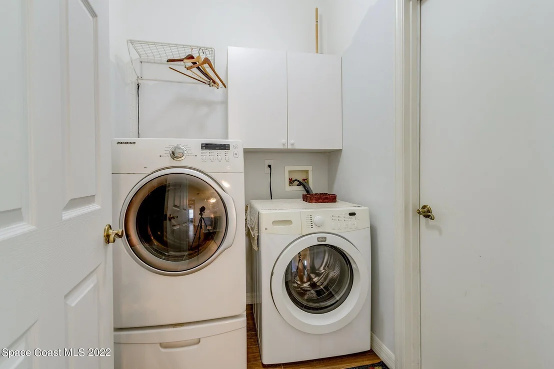 Photo of 1915 Windbrook Drive SE