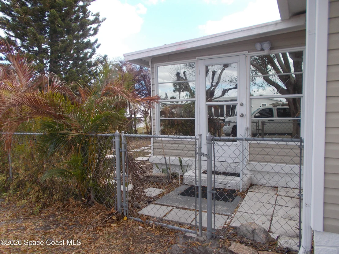Photo of 932 Cashew Circle W