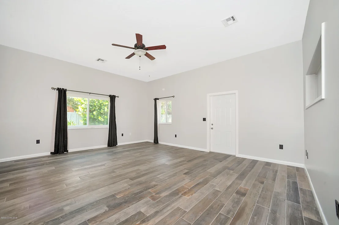 Photo of 1182 NE Bianca Drive NE