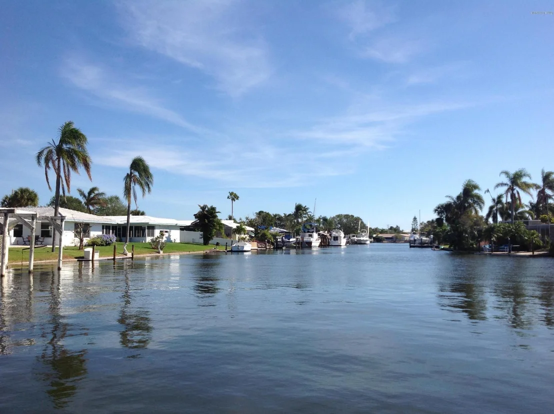 Photo of 427 Brightwaters Drive