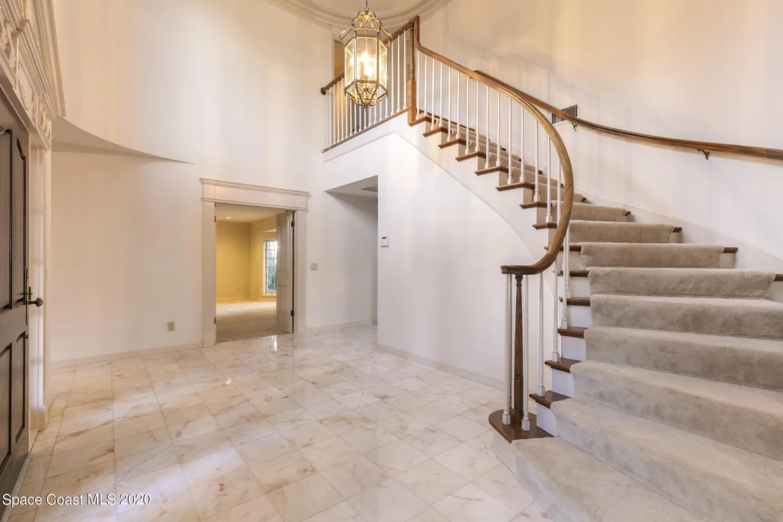 Photo of 1316 S Riverside Drive
