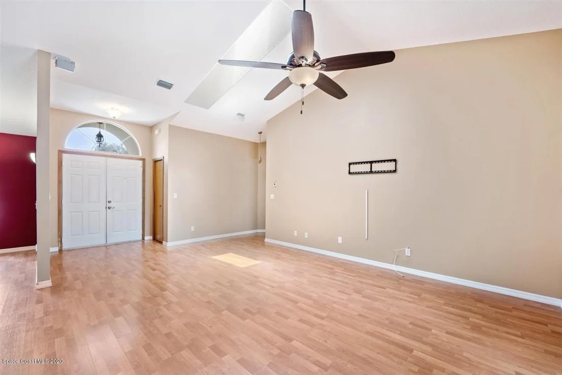 Photo of 933 Osprey Lane
