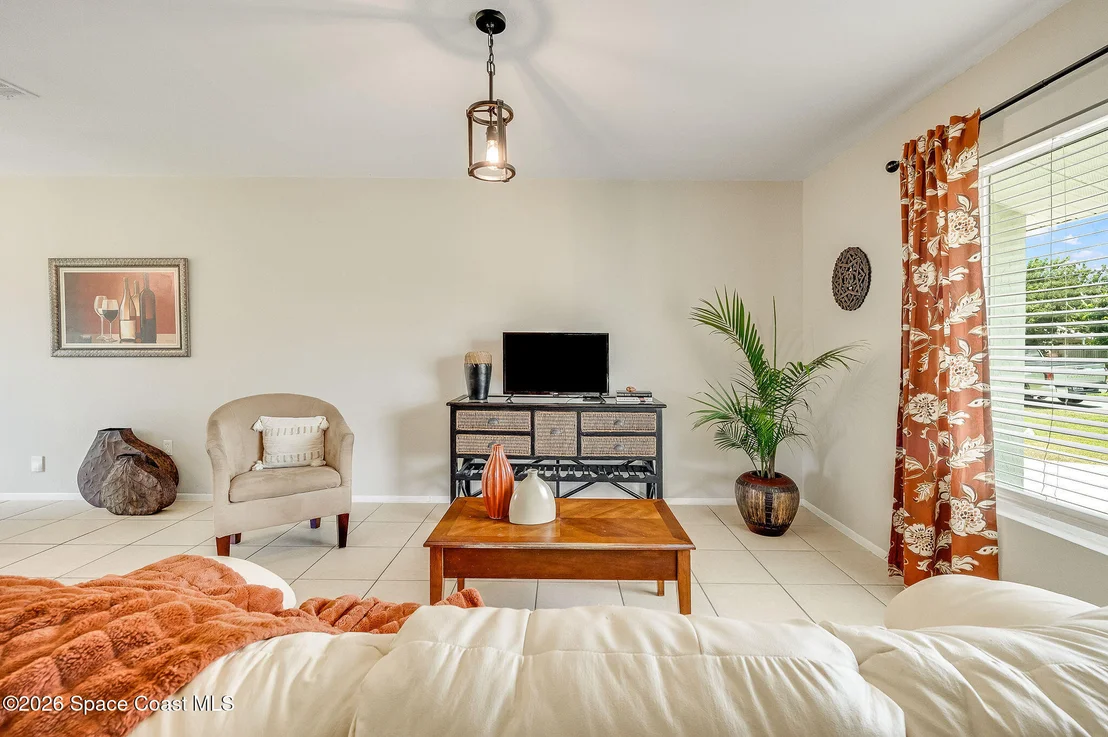 Photo of 730 Azure Avenue NE