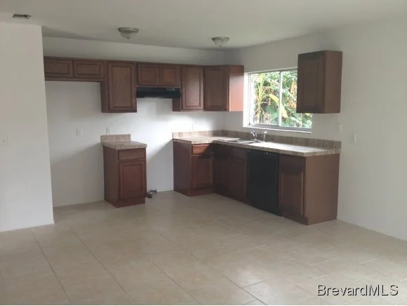 Photo of 1203 NE Linmoor