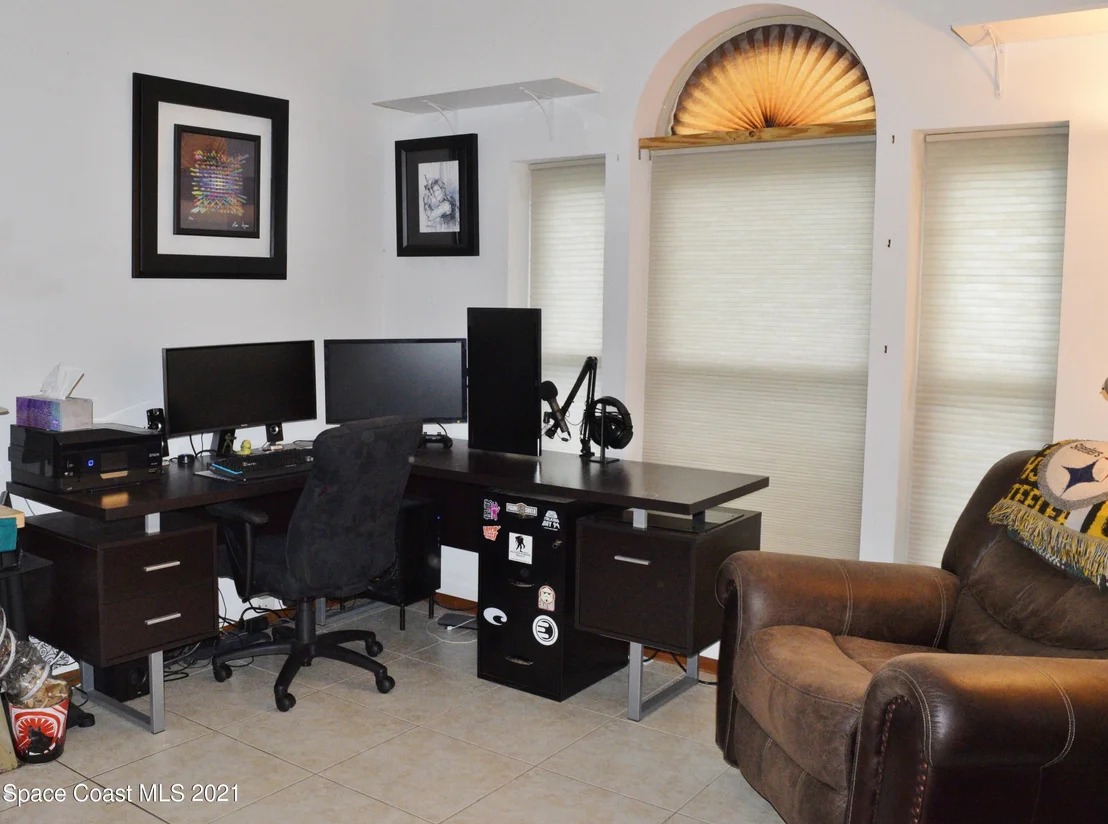 Photo of 1824 Clover Circle