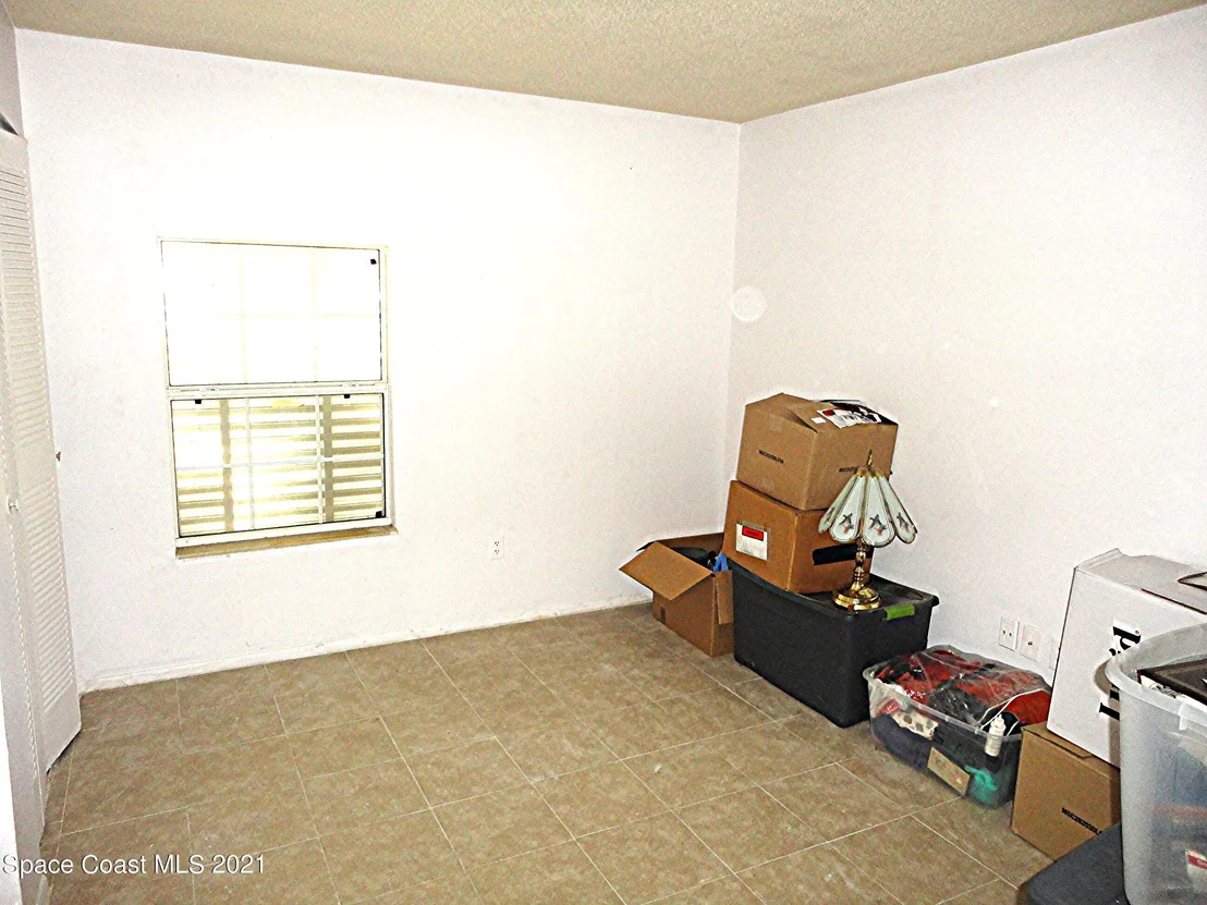 Photo of 3035 Edgewood Drive NE