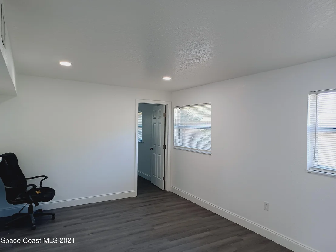 Photo of 1030 Illinois Road