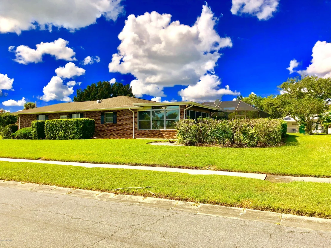 Photo of 1481 Meadowbrook Road NE