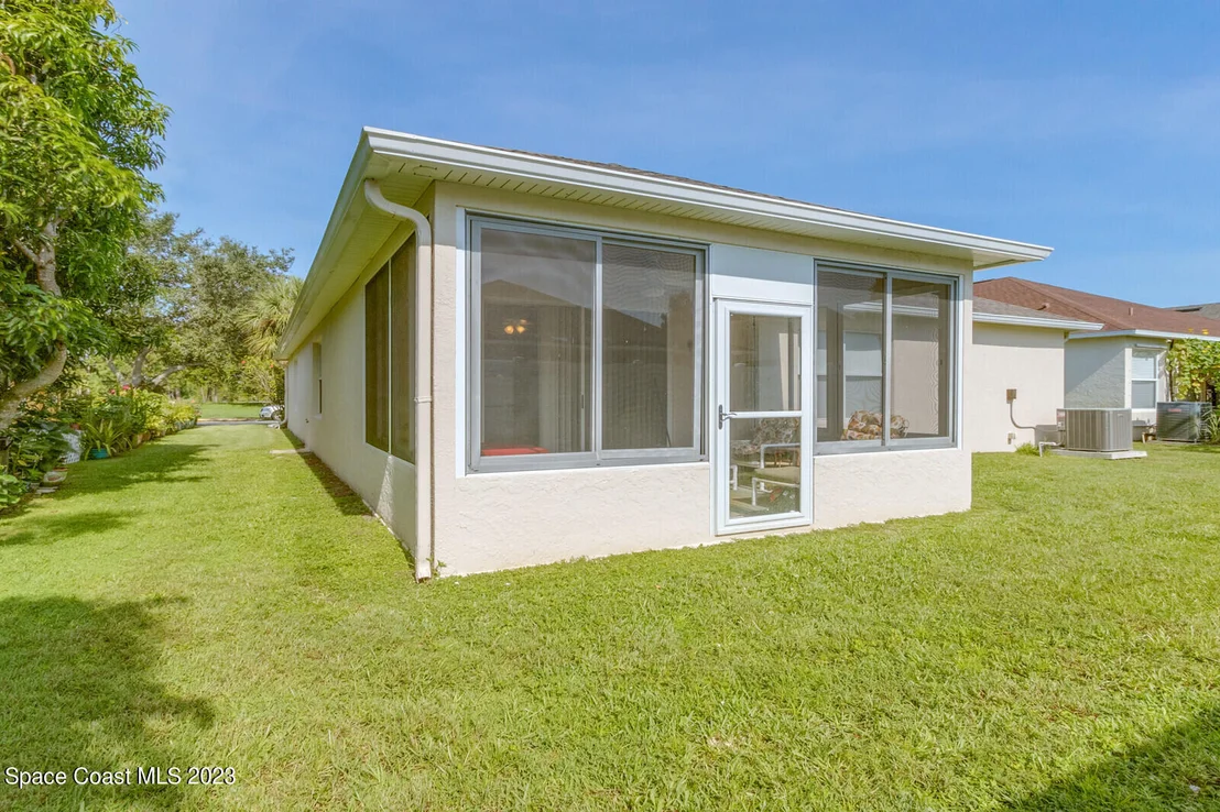 Photo of 881 Benton Drive