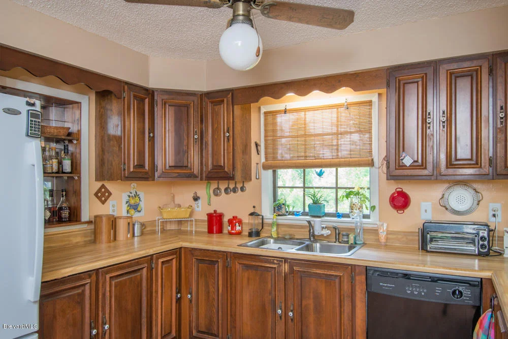 Photo of 3230 Leghorn Road