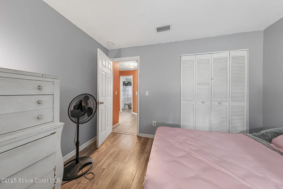 Photo of 1099 Pace Drive NW