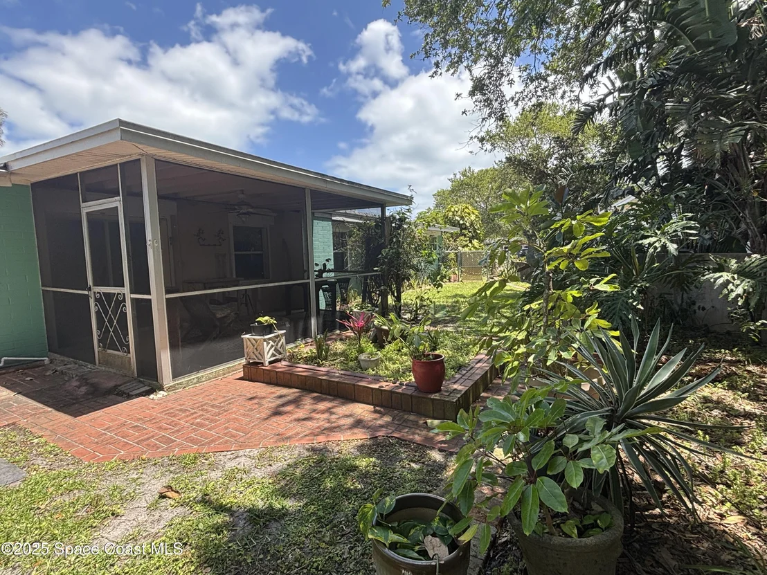 Photo of 998 Trinidad Road