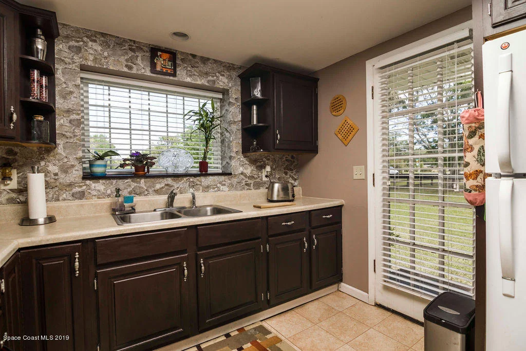 Photo of 5015 State Road 46