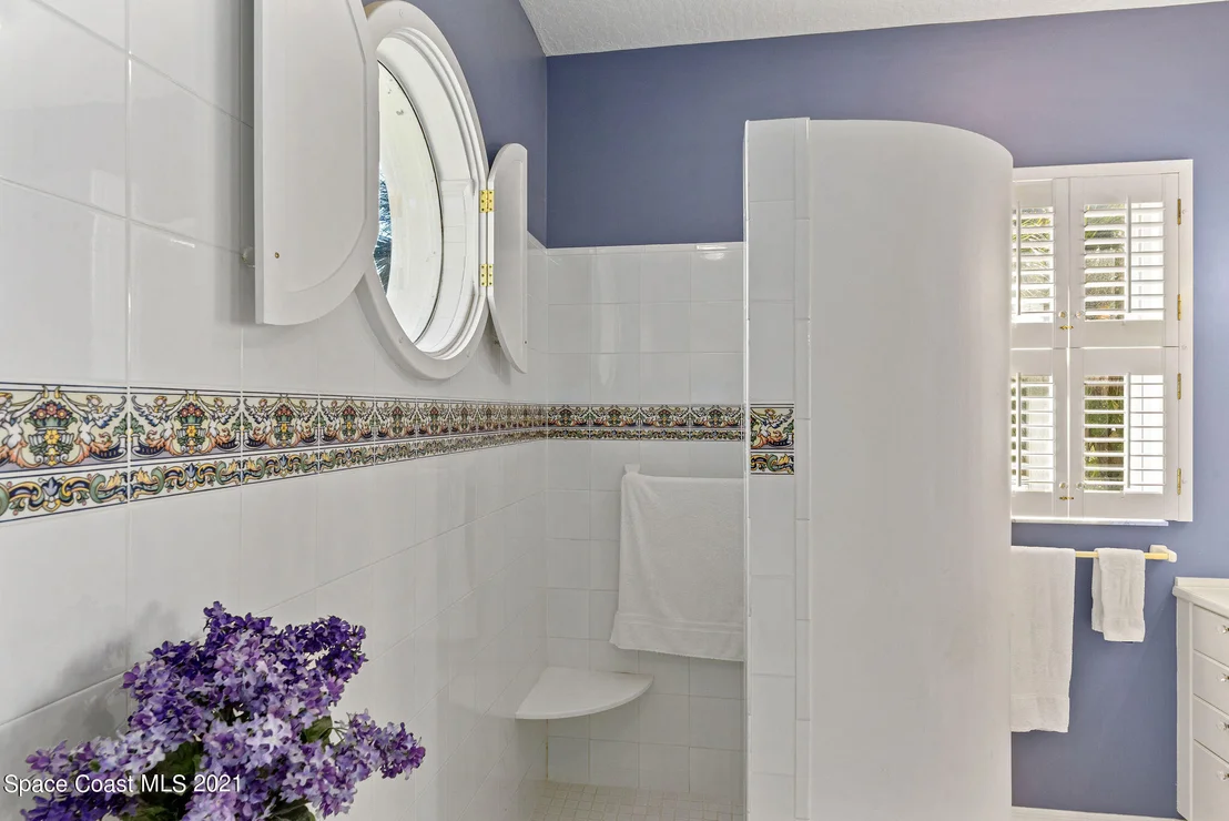 Photo of 176 Bayshore Drive