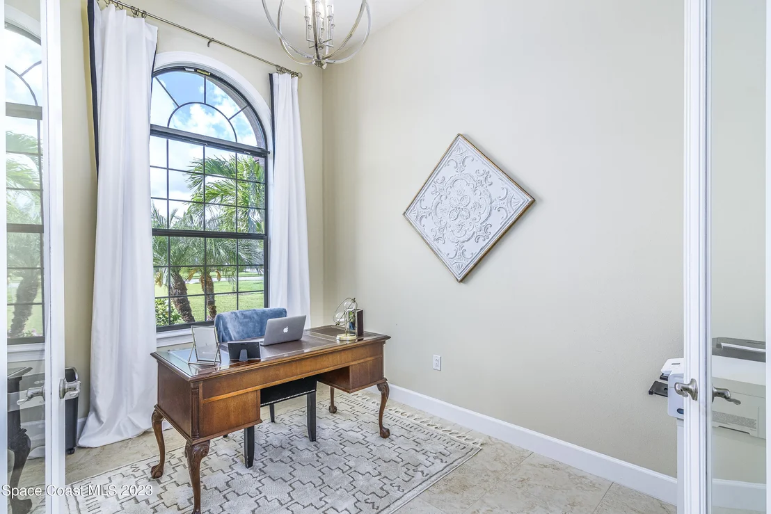 Photo of 814 Lorenza Place