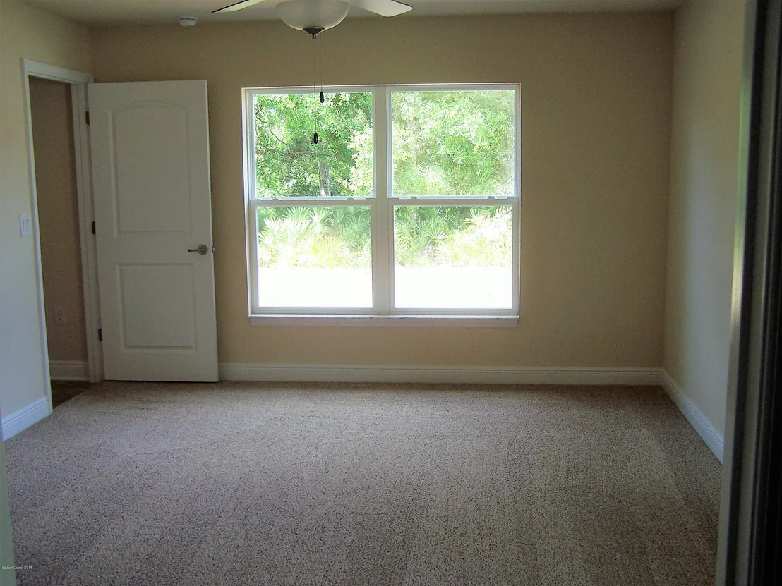 Photo of 1539 Summit Road SE