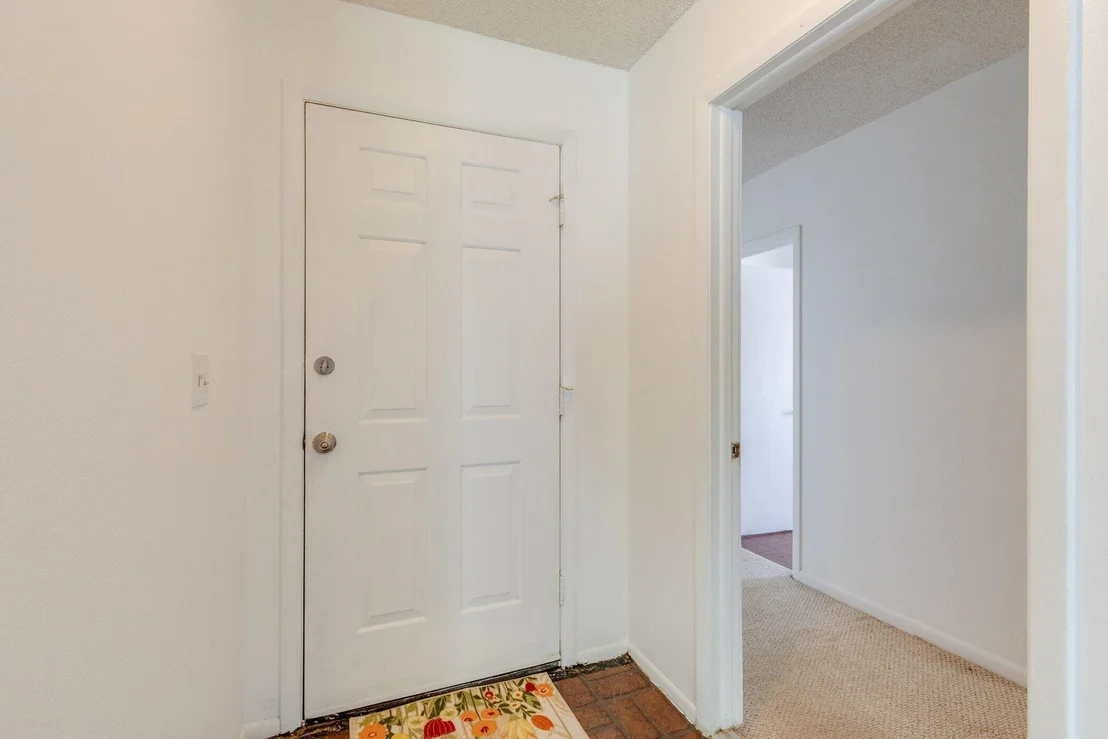 Photo of 2858 Pembroke Road
