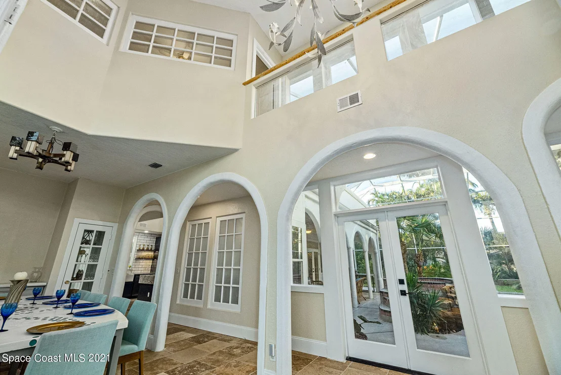 Photo of 472 Peregrine Drive