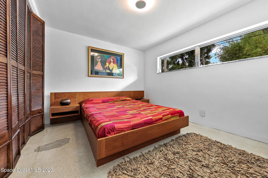 Photo of 598 Seabreeze Drive