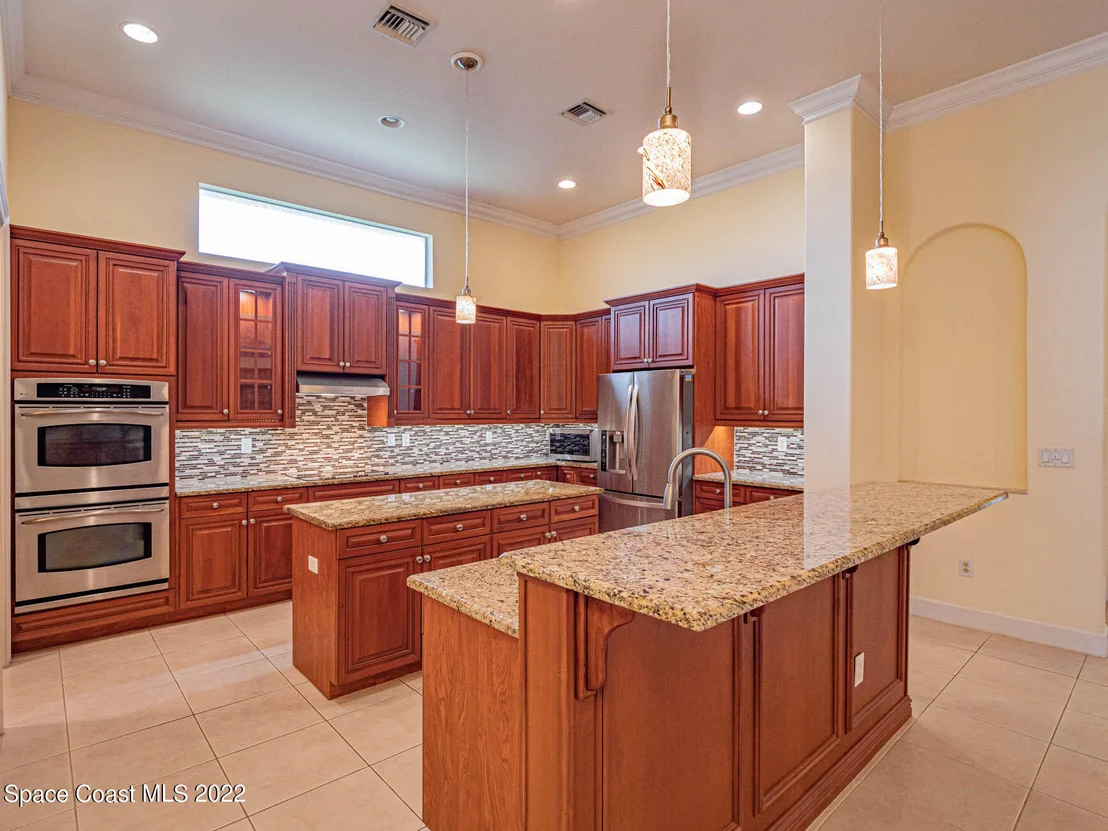 Photo of 585 Caroline Drive