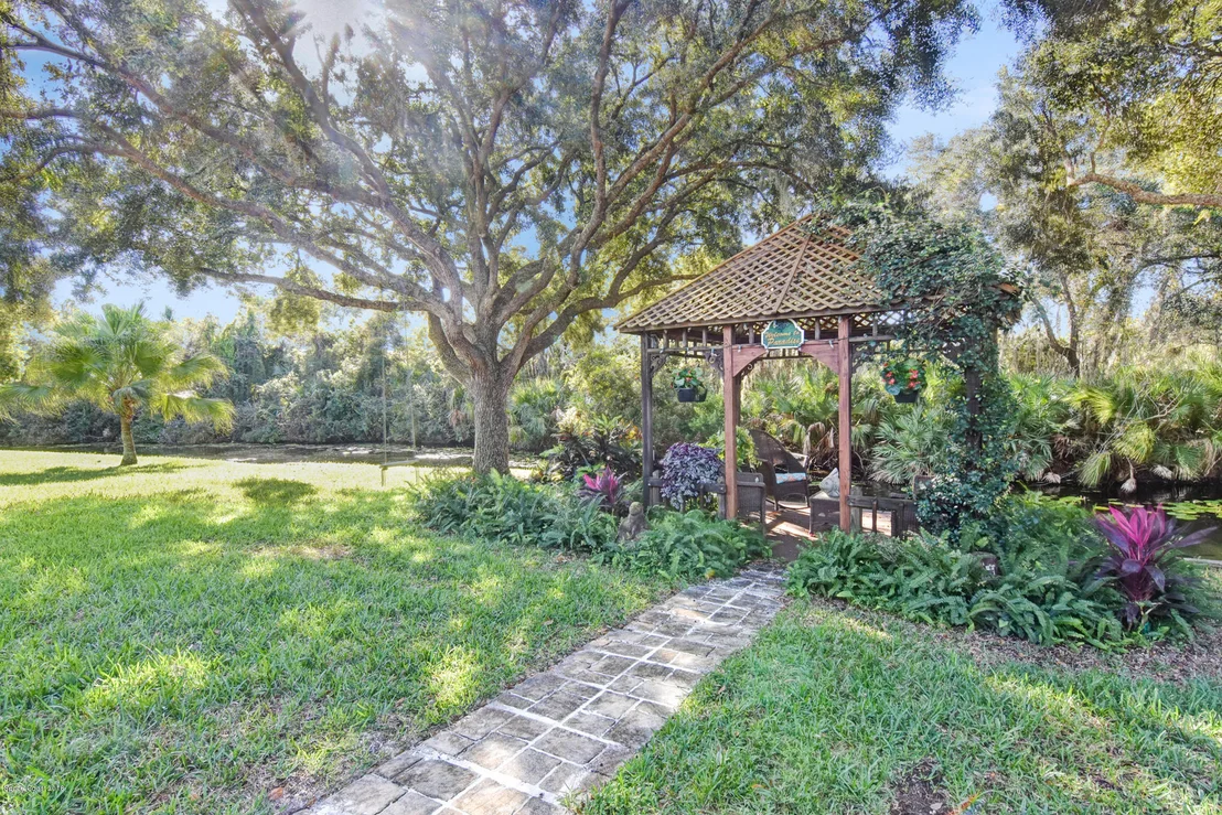 Photo of 979 Palm Brook Drive