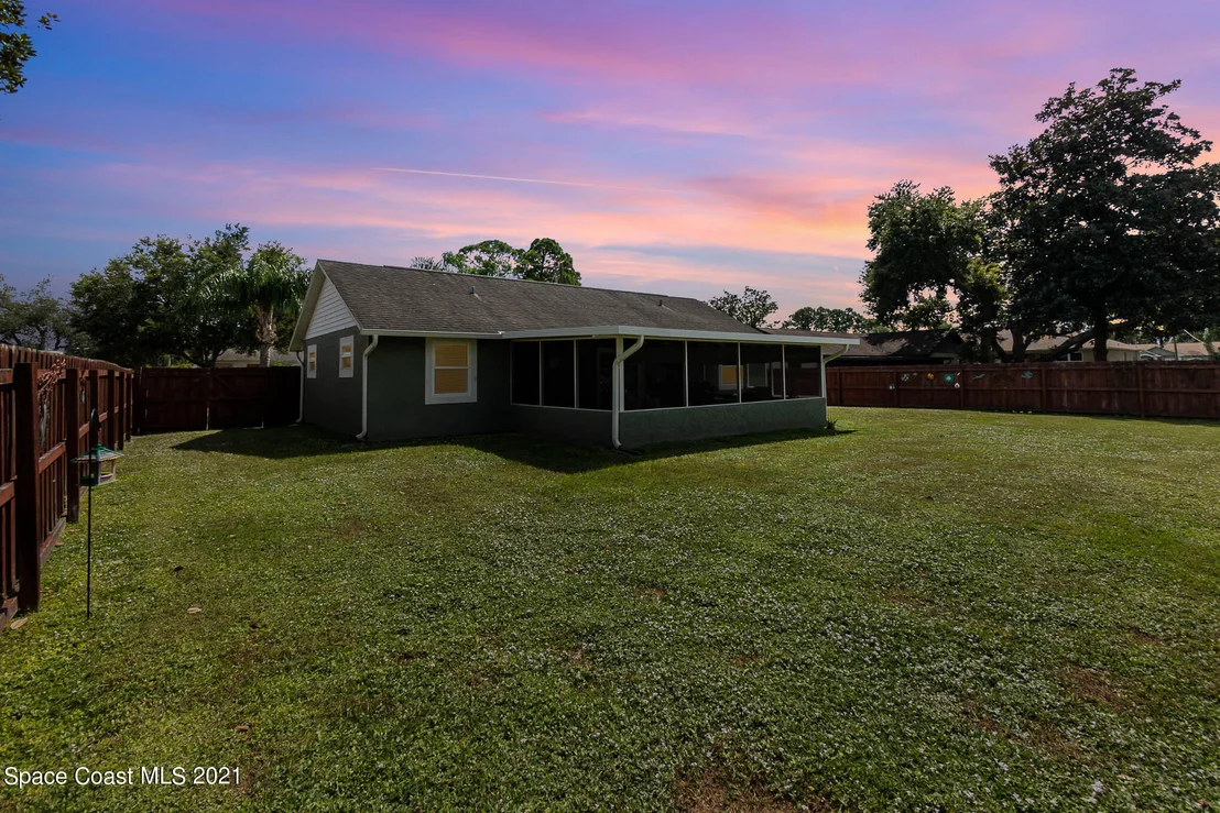 Photo of 5934 Cardiff Avenue
