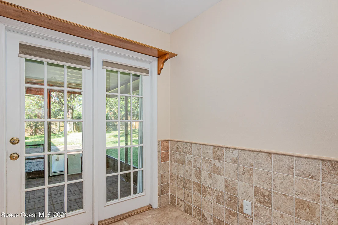 Photo of 5770 Fairbridge Street