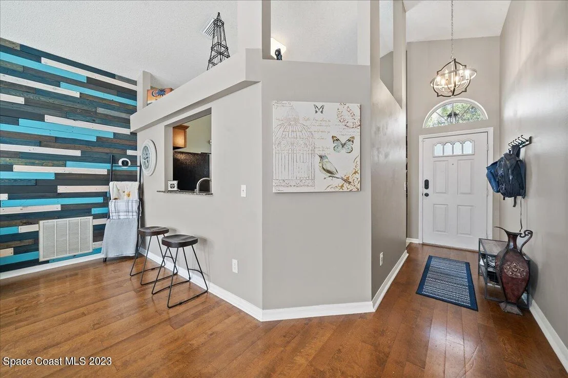 Photo of 914 Free Way
