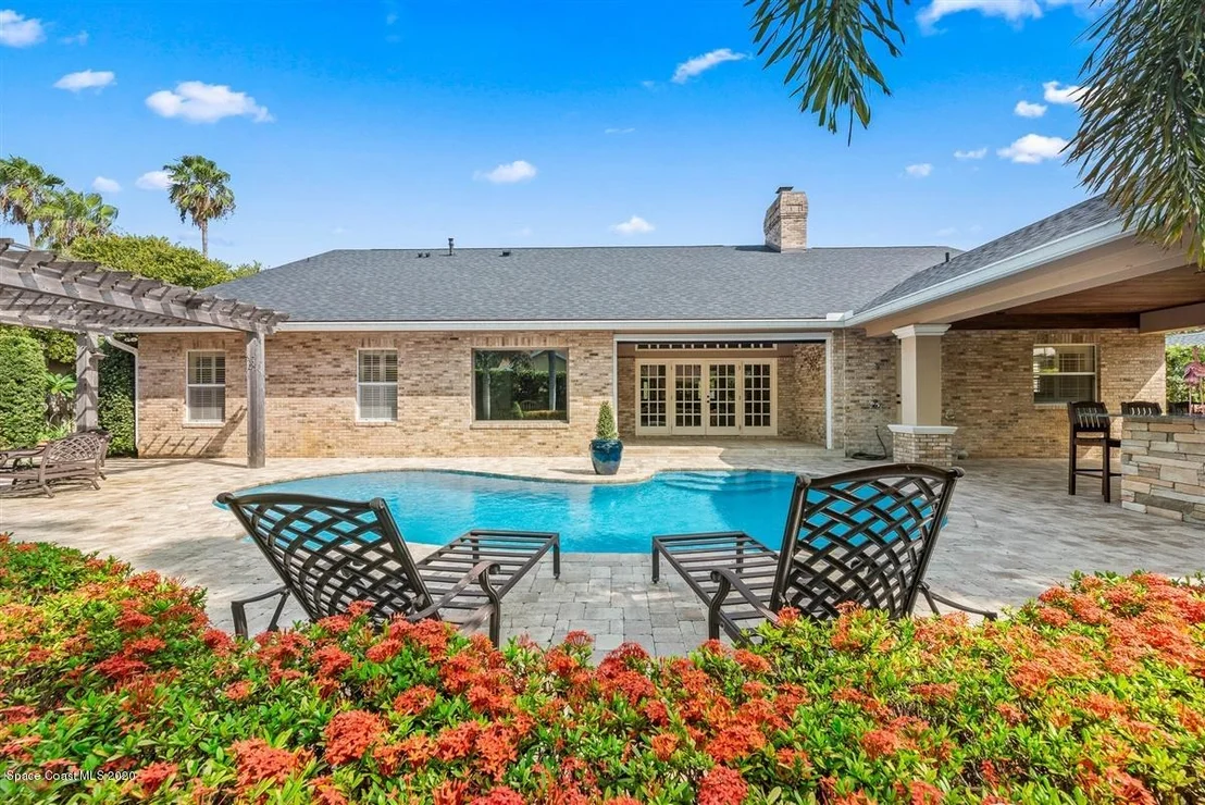 Photo of 437 Oriole Lane