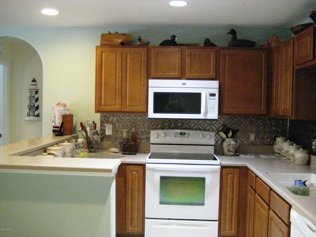 Photo of 732 SE Waterside Road