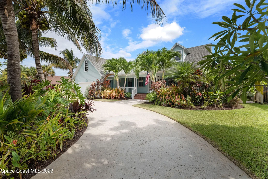 Photo of 416 Riverview Lane